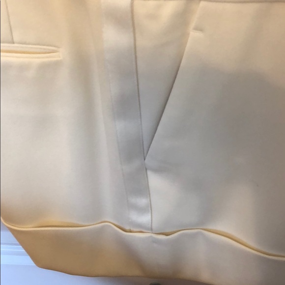 Rachel Zoe Ecru Tuxedo dress shorts. Size 6. - Picture 4 of 6